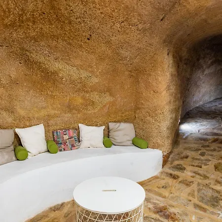 Cueva Familiar En Arico Дом отдыха *